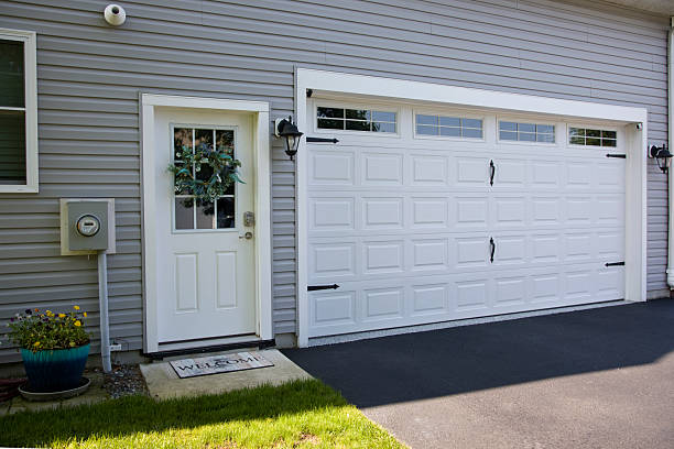 24/7 Emergency Garage Door Panel Replacement experts in Washington, MO